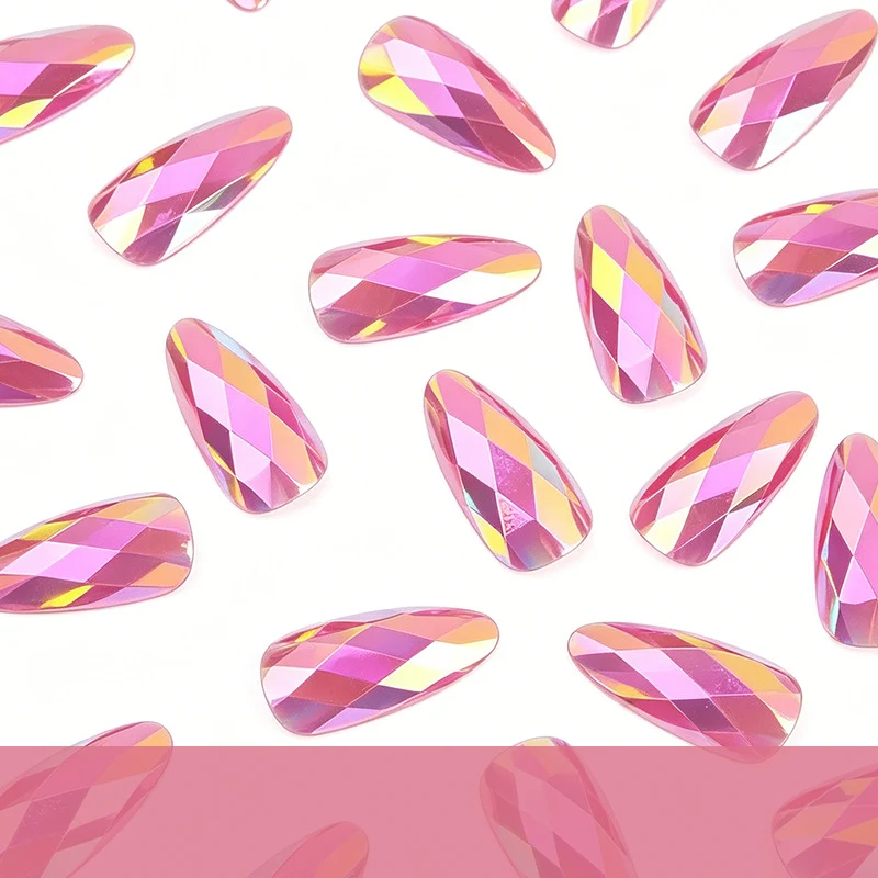 Glamouröse Strass-Nagelerweiterungen Karnz