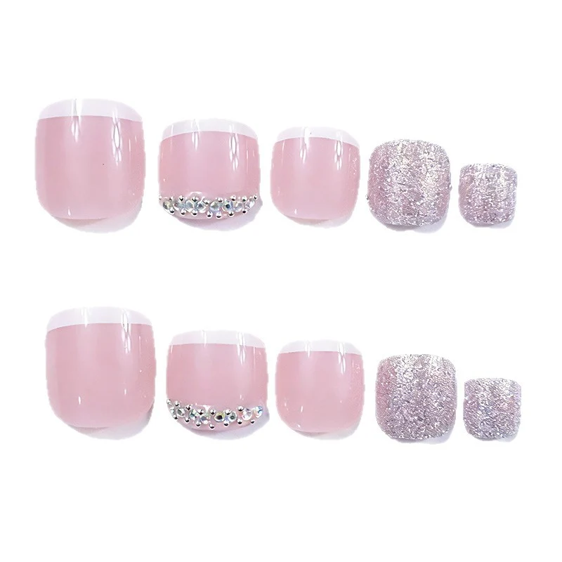 Glamouröse Nagelkunst-Verzierungen Karnz