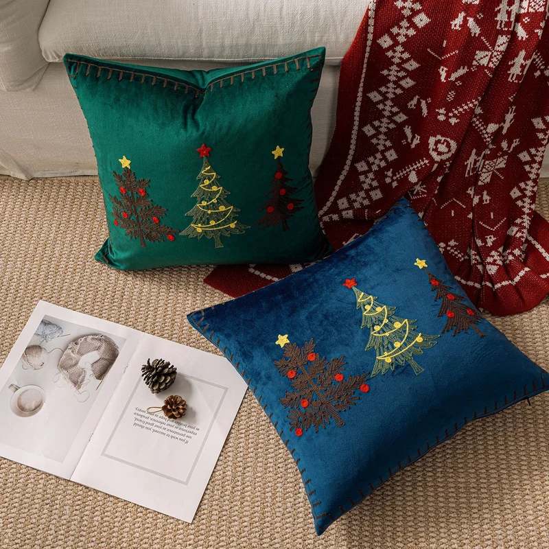 Plüsch-Velours-Quadrat-Akzentkissenbezug mit handgestickter Weihnachtsbaumstickerei und Lockstichkante