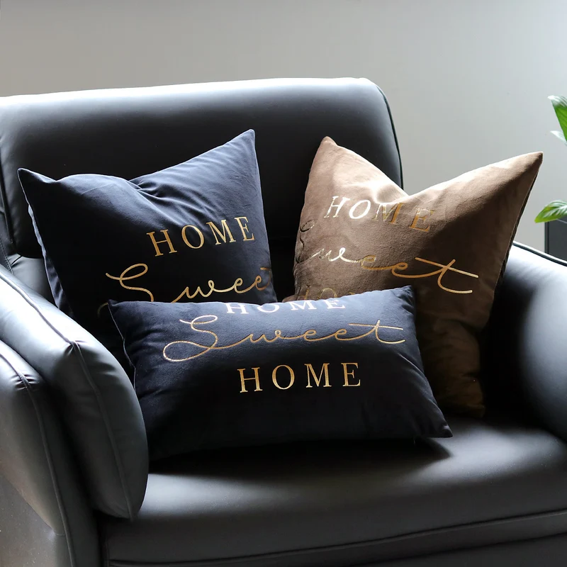 Plüschsamt Rechteckiges Lendenkissen mit Metallic-Schriftstickerei und verstecktem Reißverschluss