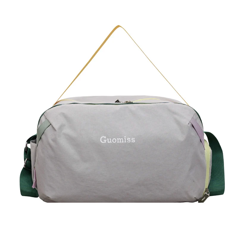 Vielseitige Reisetasche mit mehreren Fächern Karnz
