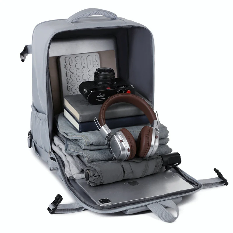 Minimalist Multi-Compartment Rucksack Karnz
