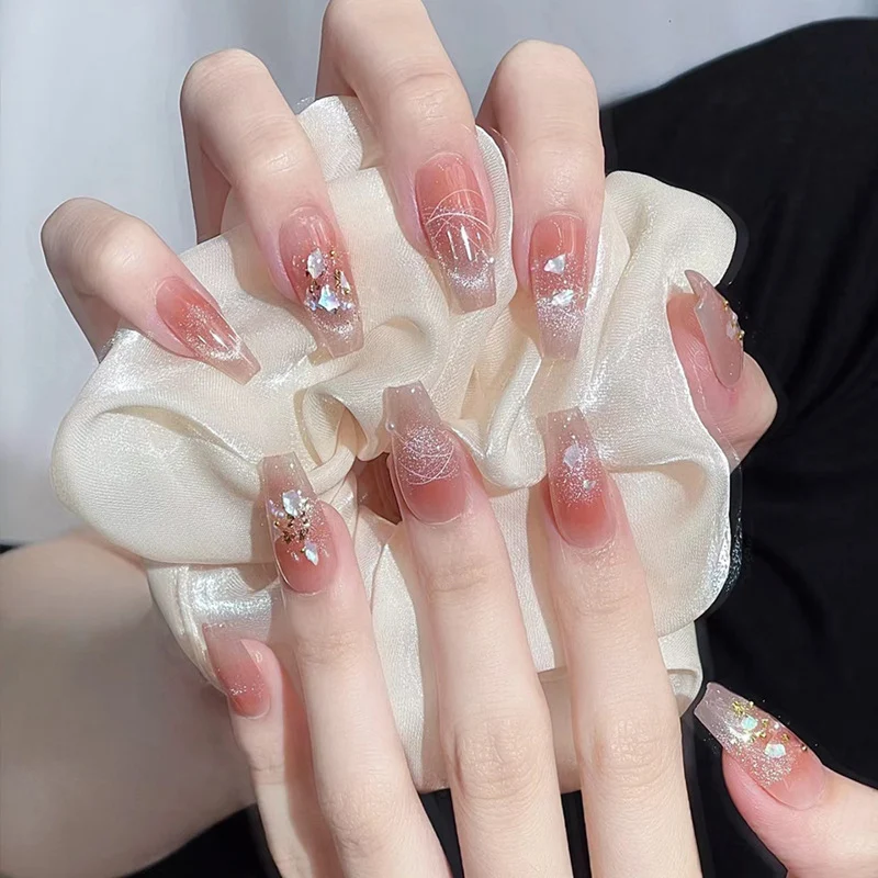 Dekoratives Press-On Nagelkunst-Set Karnz