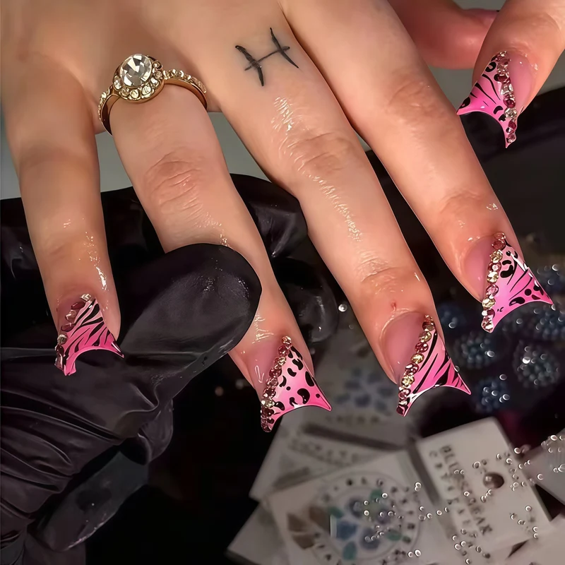Trendy Stiletto Nagelkunst Set Karnz