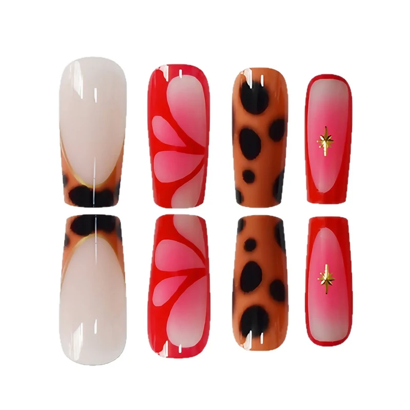 Trendige künstlerische Nagelverzierungen Karnz