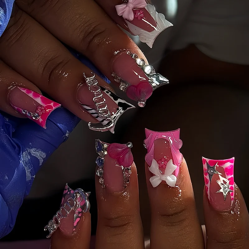Glamorous Nail Art Karnz
