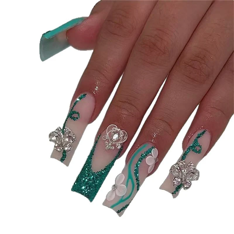 Glamouröse Glitzer-Nagelkunst-Verlängerungen Karnz