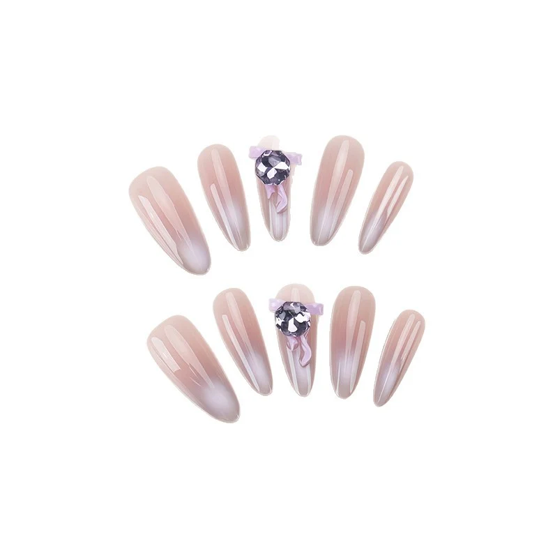 Künstlerisches Ombre Press-On Nageldesign mit Kristallakzent Karnz