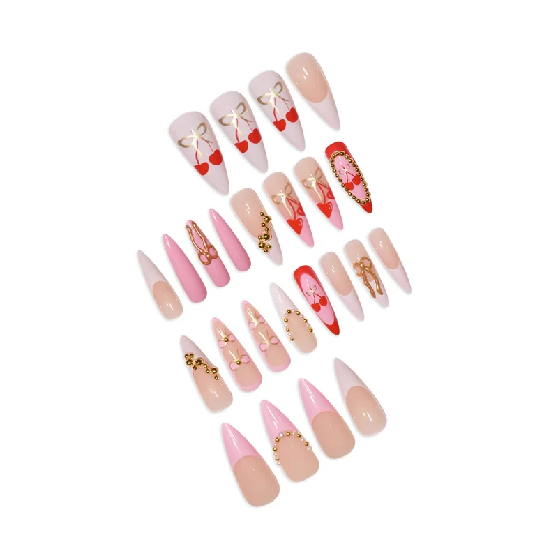 Elegante goldverzierte Nagelverlängerungen Karnz
