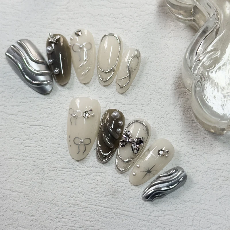 Elegante dekorative Nagelverstärkungen Karnz