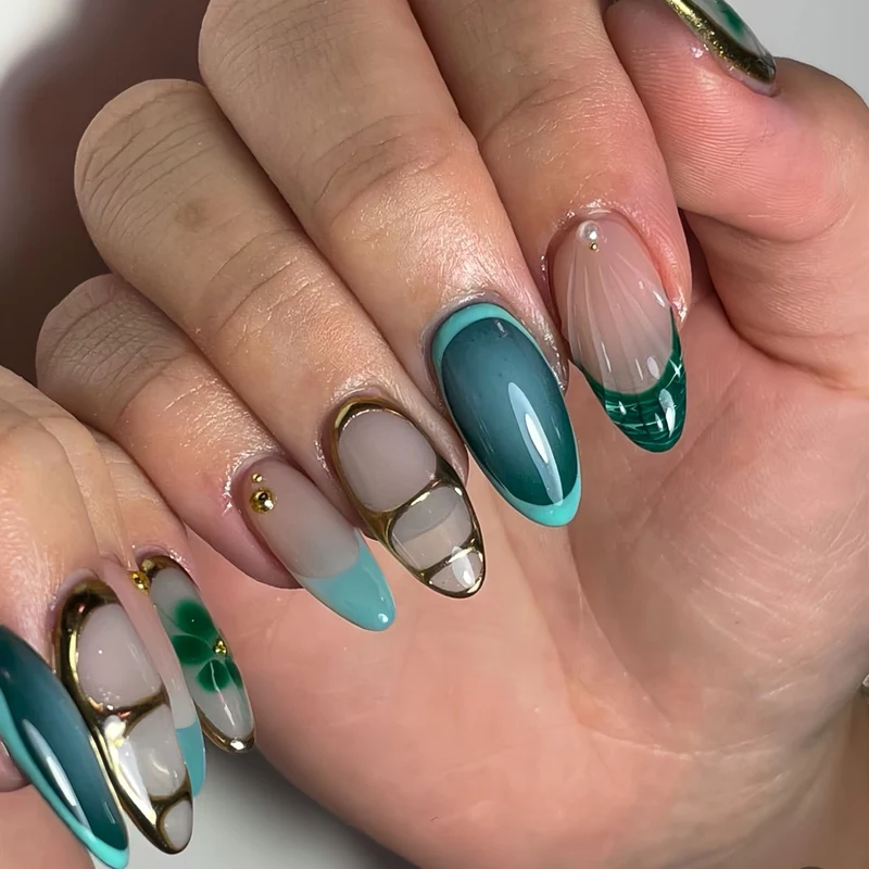 Elegante Künstlerische Nagelverstärkungen Karnz