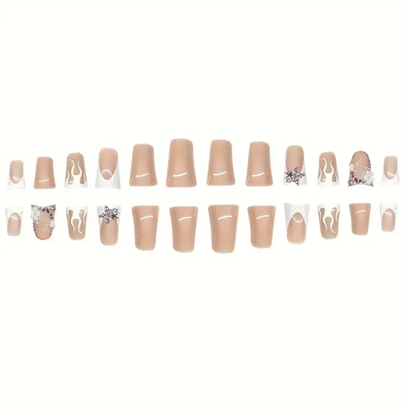 Dekorative mit Juwelen verzierte Nagelkunst Karnz