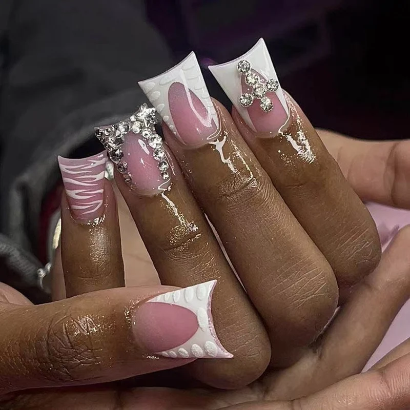 Dekorative Gel-Nagelveränderungen Karnz