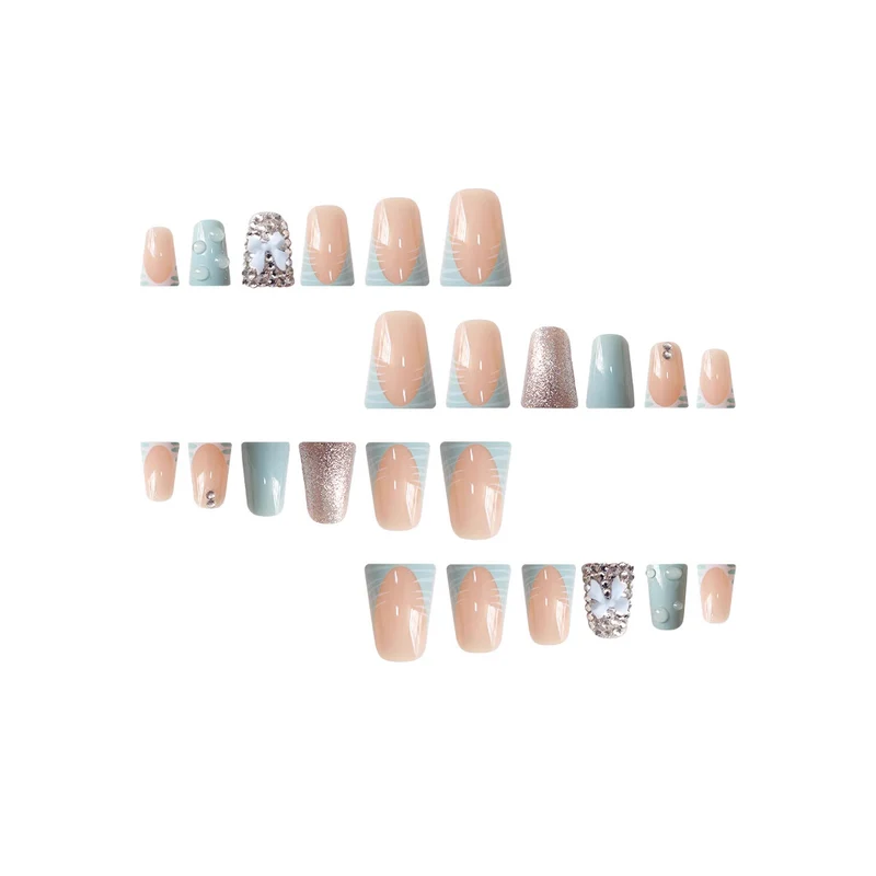Dekorative Bling Nagelverzierungen Karnz