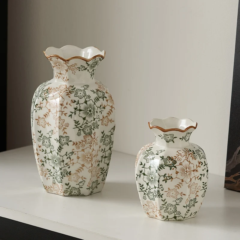 Elegante Keramikvase mit floralem Muster Karnz