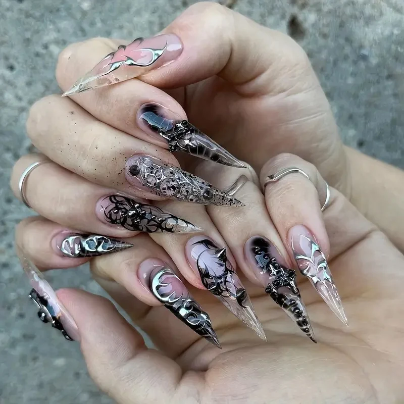 Künstlerische Stiletto-Nagelverstärkungen Karnz