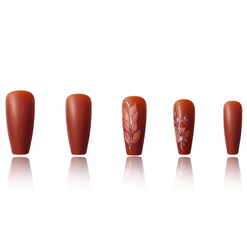 Künstlerische von der Natur inspirierte Nagelkunst Karnz