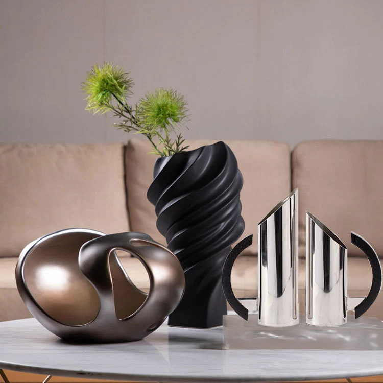 Stylischer geometrisch geformter Krug
