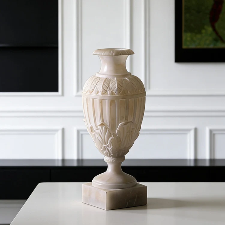 Elegante handgefertigte Alabaster-Dekorvase