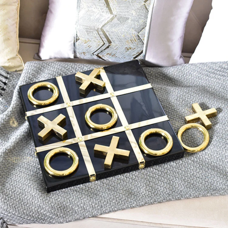 Elegantes dekoratives Tic-Tac-Toe-Spiel