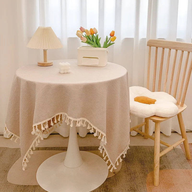 Runde strukturierte Tischdecke mit Quastenbesatz und Leinen-ähnlichem Drapierfinish