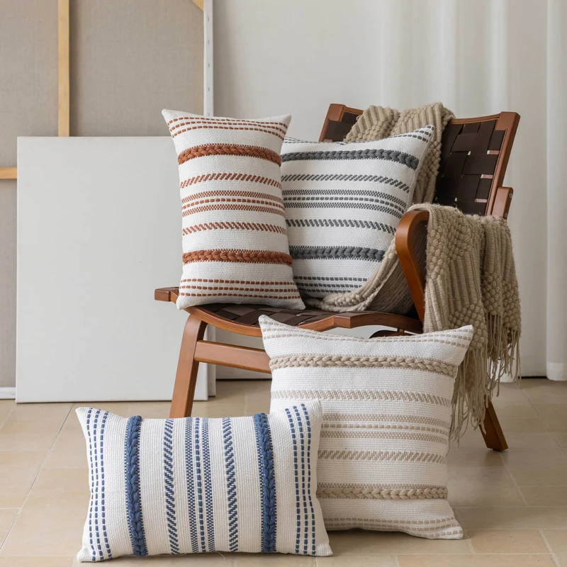 Handgewebtes Baumwoll gestreiftes Boho dekoratives Kissenbezug-Set mit geflochtenem Akzent