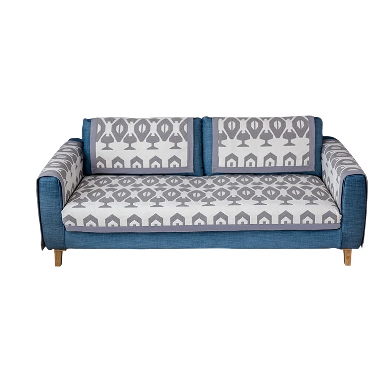 Universelle Sofa-Schutzauflage für Dreisitzer mit Blätter-Print, rutschfester Unterseite und separaten Armlehnenbezügen Karnz