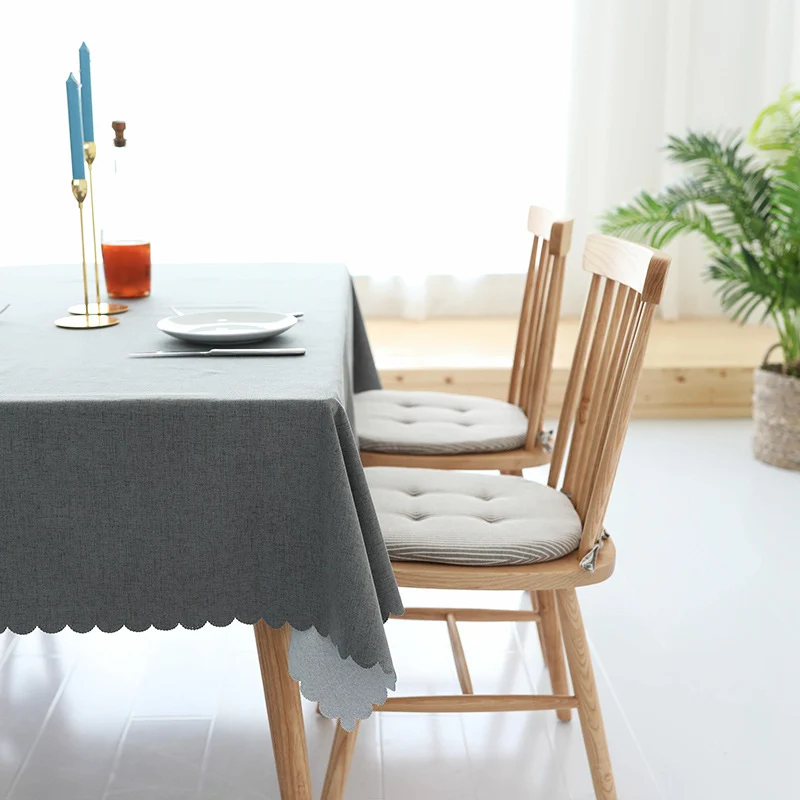 Tischdecke aus Baumwollmix mit gewelltem Saum und strukturierter Oberfläche Karnz
