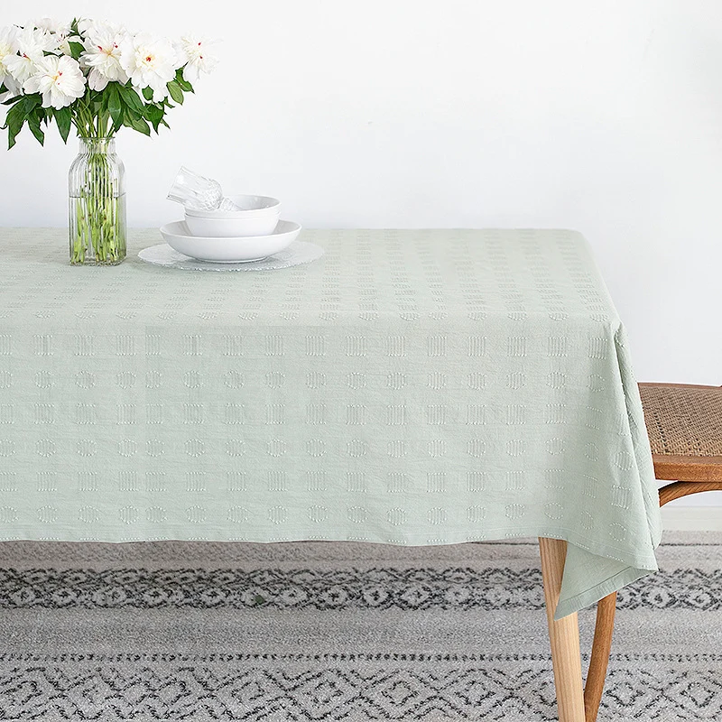 Tischdecke aus Baumwollmix mit geprägtem Quadrat‑ und Kreisrelief Karnz