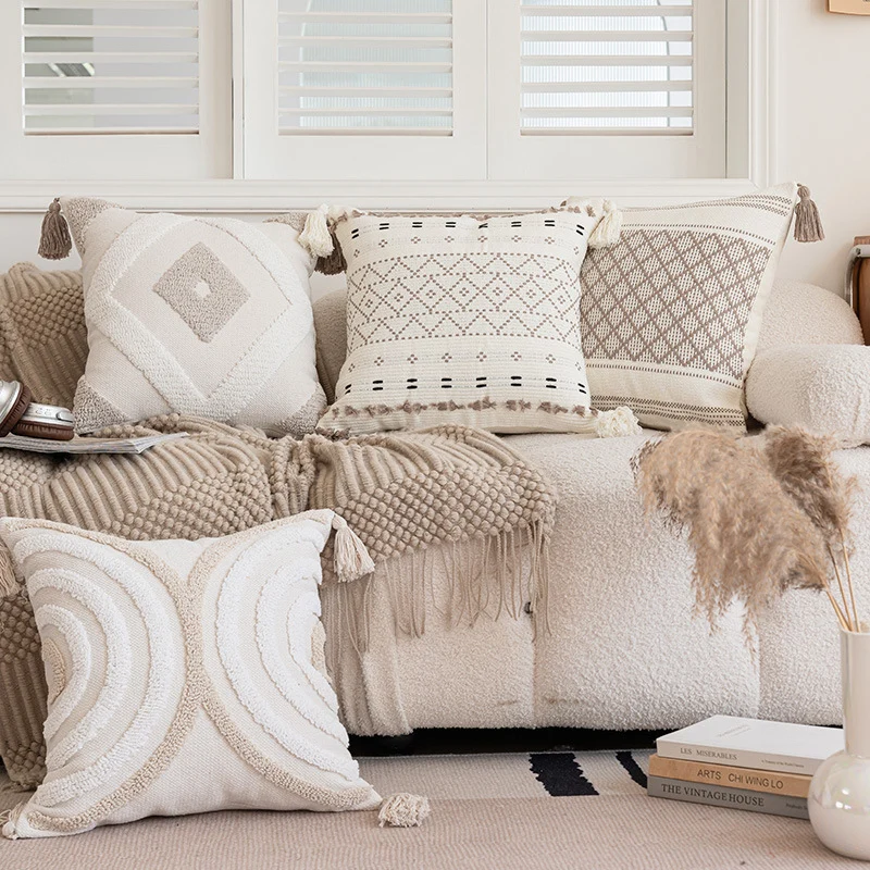 Dekoratives Boho-Tufted-Kissenbezug mit Quasten und geometrischem erhabenen Schlaufenmuster