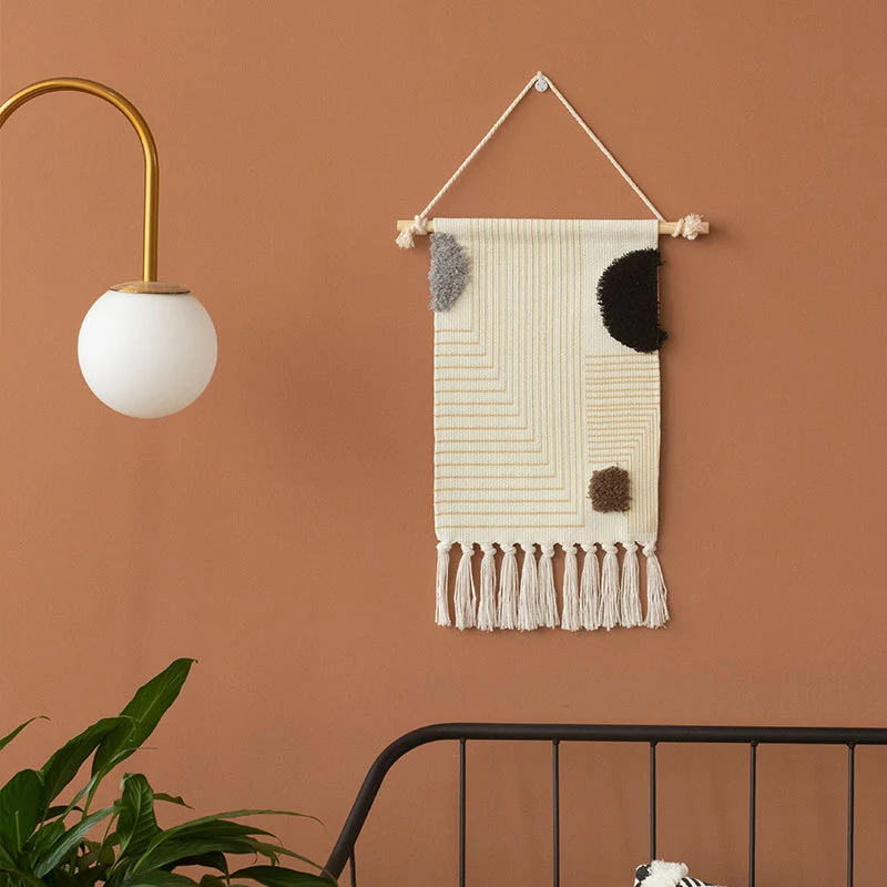 Gewebter Boho-Wandbehang mit Ethno-Diamantmuster, Baumwollfransen und Holzstab Karnz