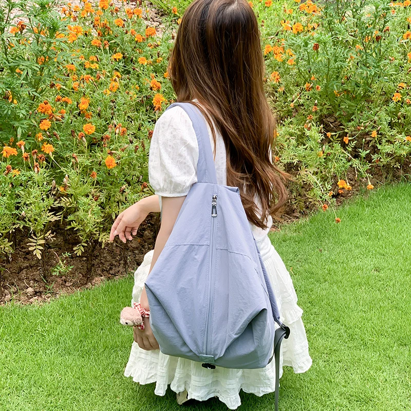 Geometrischer Minimalistischer Rucksack Karnz
