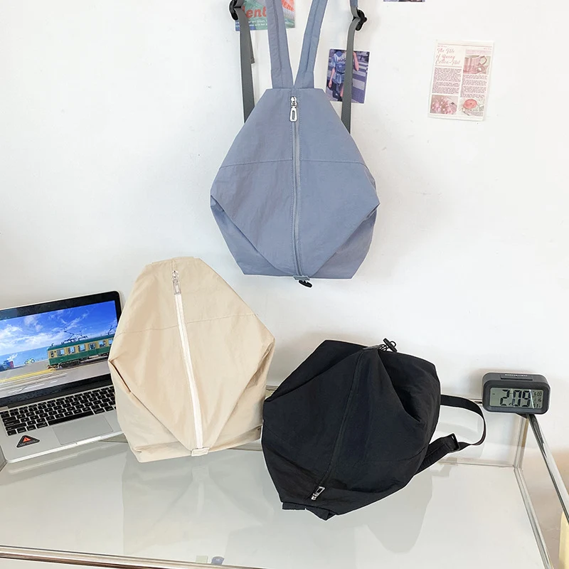 Geometrischer Minimalistischer Rucksack Karnz