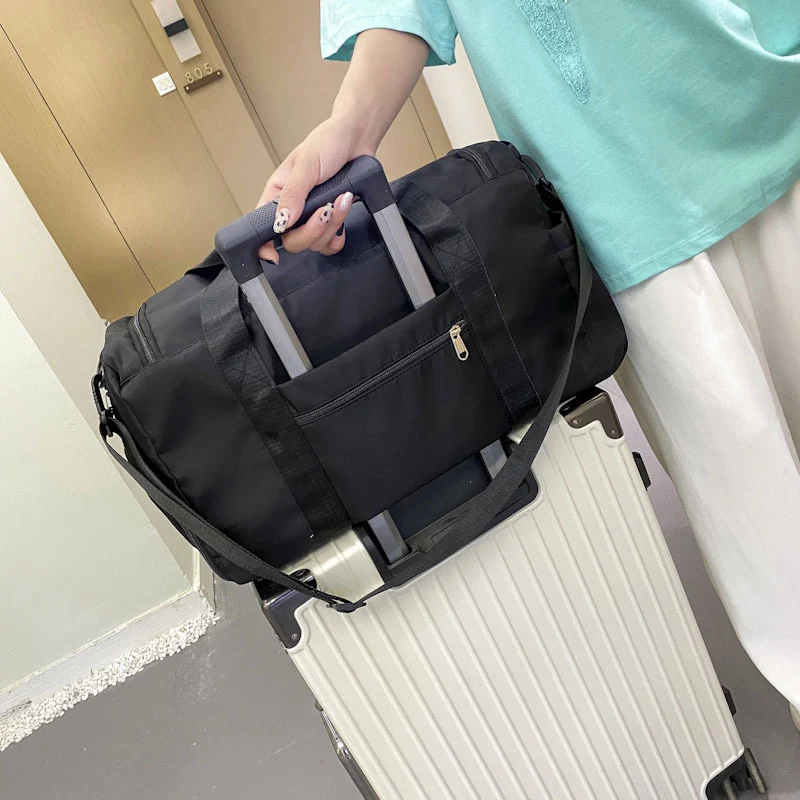 Geräumige Sport-Duffle-Tasche mit mehreren Fächern Karnz
