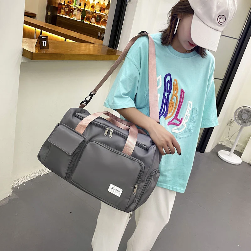 Geräumige Sport-Duffle-Tasche mit mehreren Fächern Karnz