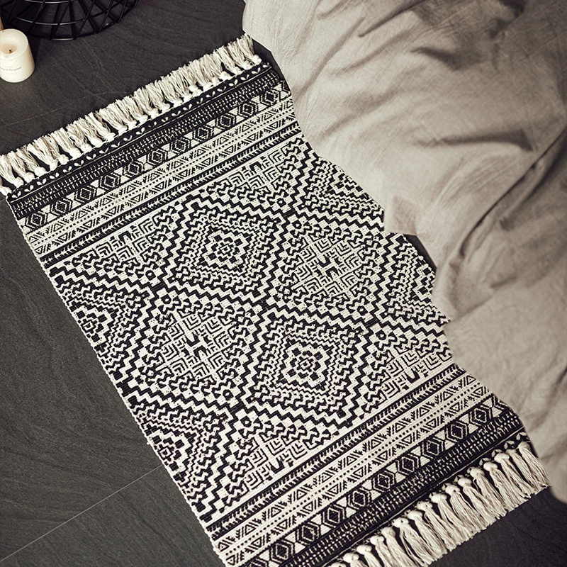 Flachgewebter Baumwollmix-Läufer mit Ethno-Diamant-Jacquard und Fransen Karnz