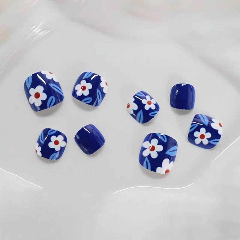 Blumenmuster Fußpflege Nagelkunst Karnz