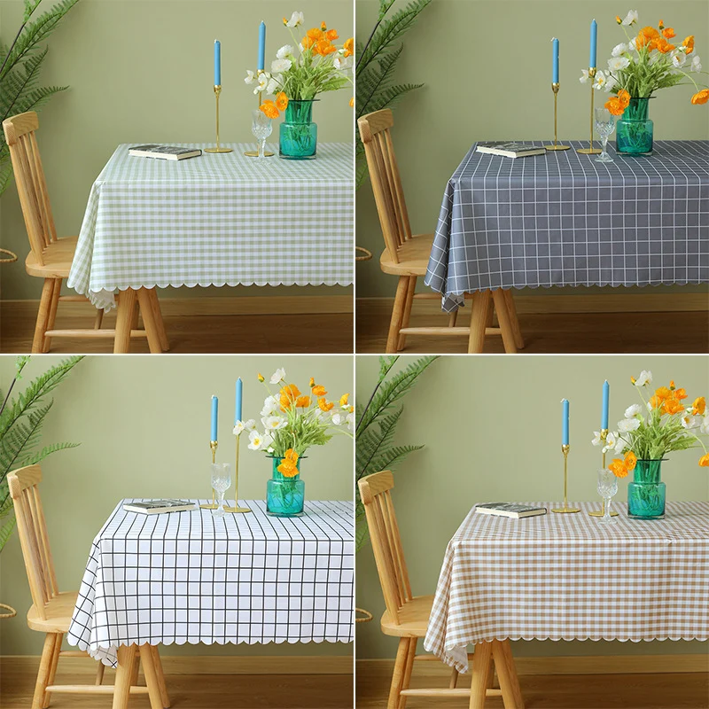 Abwaschbare Tischdecke mit feinem Karomuster, gewelltem Saum und pflegeleichtem PVC‑Finish Karnz