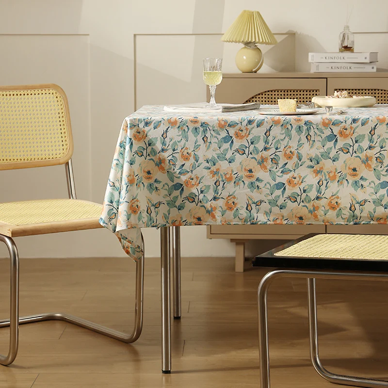 Abwaschbare Tischdecke aus Polyester mit floraler Aquarell-Optik und wasserabweisender Beschichtung Karnz