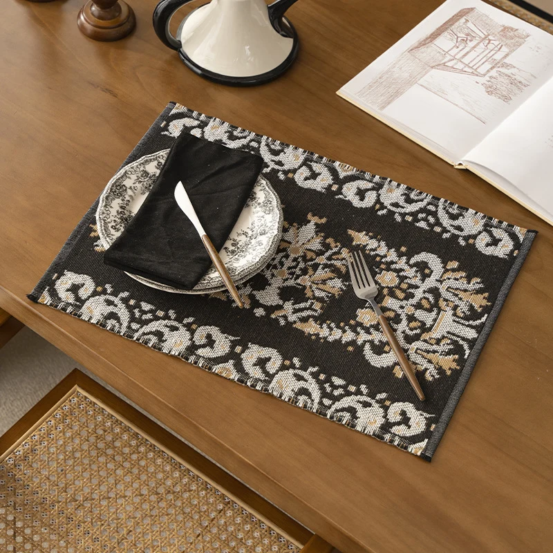 Wendbarer gewebter Teppichläufer mit ornamentaler Jacquard‑Struktur Karnz