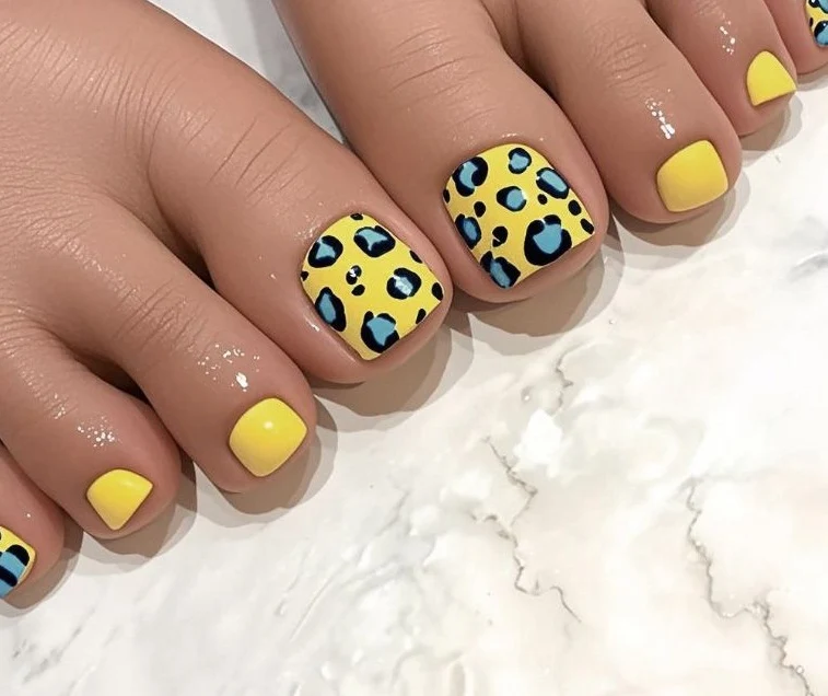 Florales Nageldesign Verbesserungen Karnz