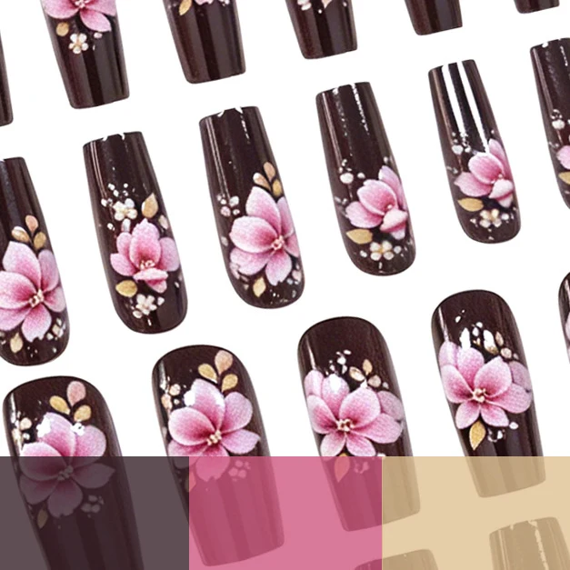 Florales Nagelkunstdesign Karnz
