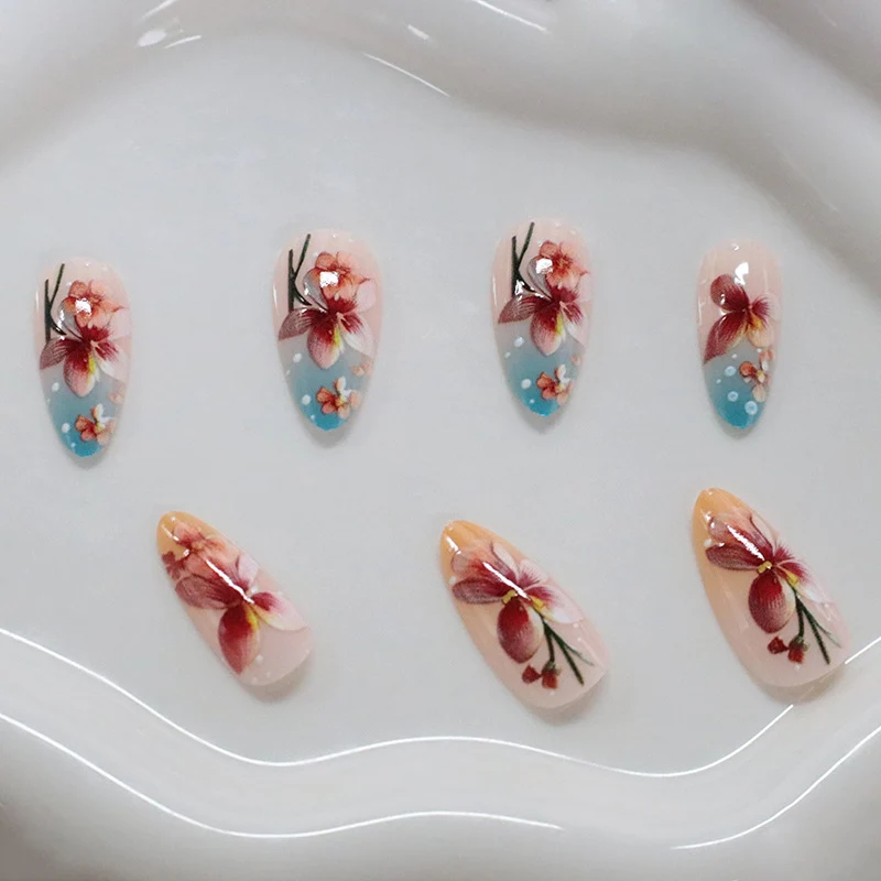 Florale dekorative Nagelkunst Karnz