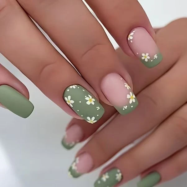 Floral Accent Nail Art Karnz