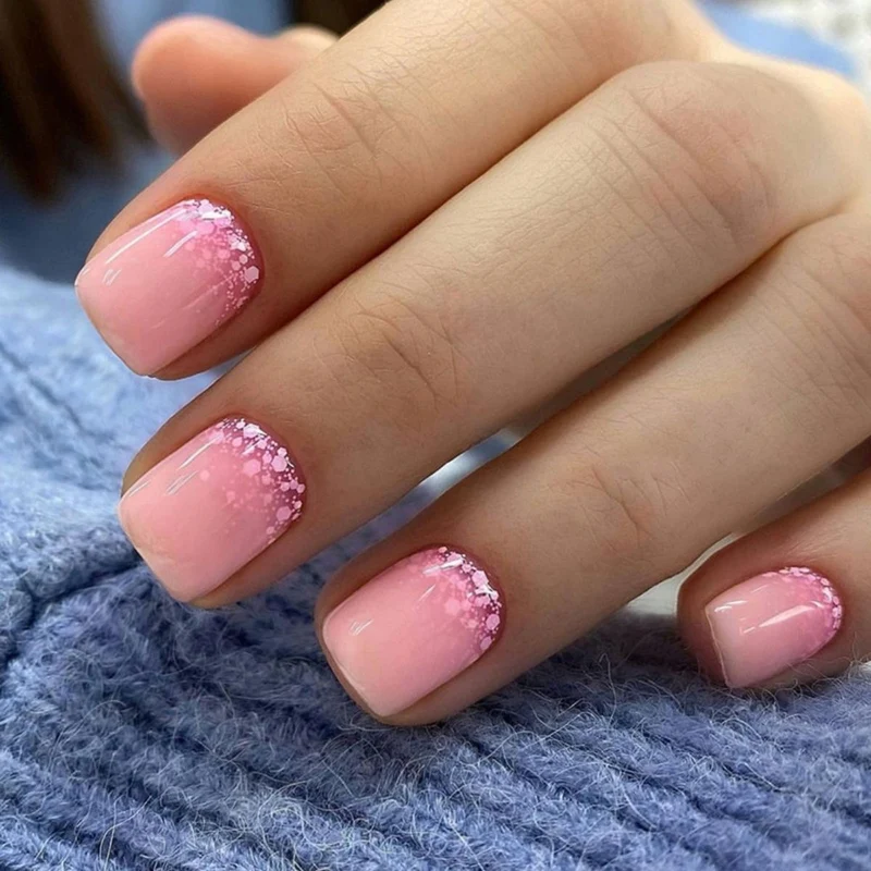 Elegante Ombre-Nagelverlängerungen Karnz