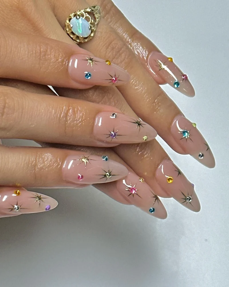 Elegante Nagelkunstverlängerungen Karnz
