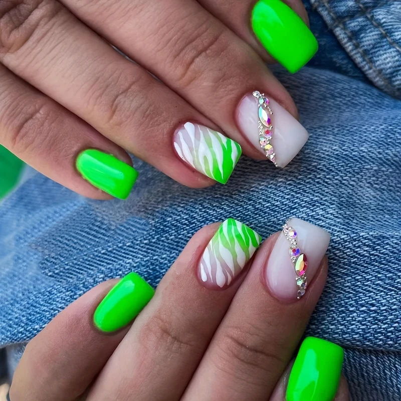 Elegante Lange Acryl Nagelverlängerungen Karnz