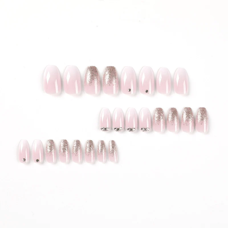 Elegante Glitzer Ombre Acryl Nagelverlängerungen Karnz