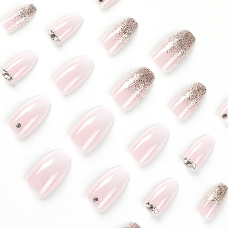 Elegante Glitzer Ombre Acryl Nagelverlängerungen Karnz