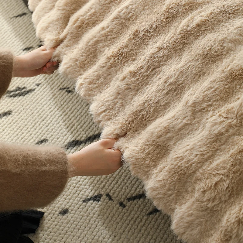 Hochflor-Sofaüberwurf-Set aus Kunstfell mit Sitz-, Rücken- und Armlehnenbezügen Karnz